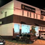Passageiro morre após ser arremessado de moto em acidente no Anel Viário; motorista de carro fugiu sem prestar socorro