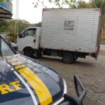 PRF flagra veículo transportando carga perigosa irregular em Barra Mansa