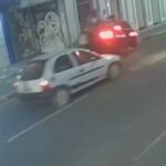 Carro dirigido por motorista bêbado invade calçada e atropela pedestre em MG