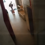 Dupla faz casal refém em apartamento, foge com objetos roubados e é presa no ES