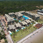 Empreendimento de luxo é multado por não construir passarela de acesso à Praia de Muro Alto