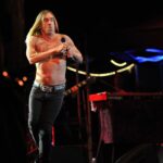 Atração do The Town, Iggy Pop não ‘mergulha’ mais na plateia em shows; entenda motivo