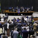 deputados retiram do texto previsão de votação secreta para autorizar abertura de ação penal