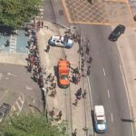 Dois homens são achados mortos em frente a supermercado na Praça Seca