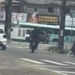 VÍDEO: Policial penal atira em carro durante briga no trânsito e é preso em Fortaleza