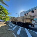 Carreta com 50 toneladas de madeira tem pane e trava trânsito em Campinas; veja trecho afetado